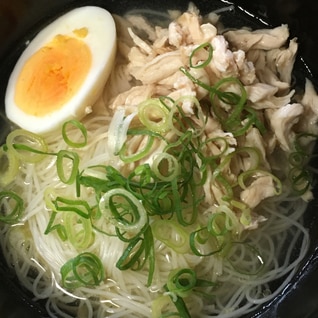 そうめんを使った冷やしラーメン